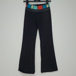 𝅺lululemon multicoloured waistband black flared leggings